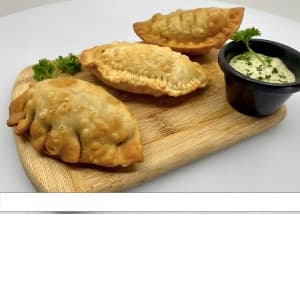 Empanada de Carne, Pollo, Queso (3 un.)